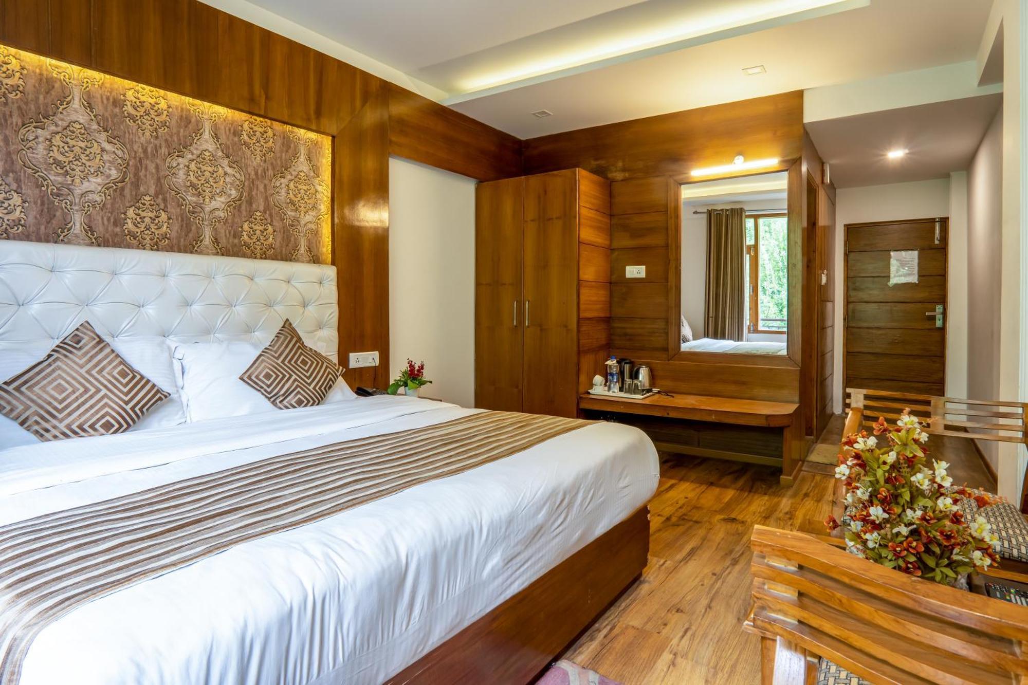 Pristine Inn Manali Экстерьер фото